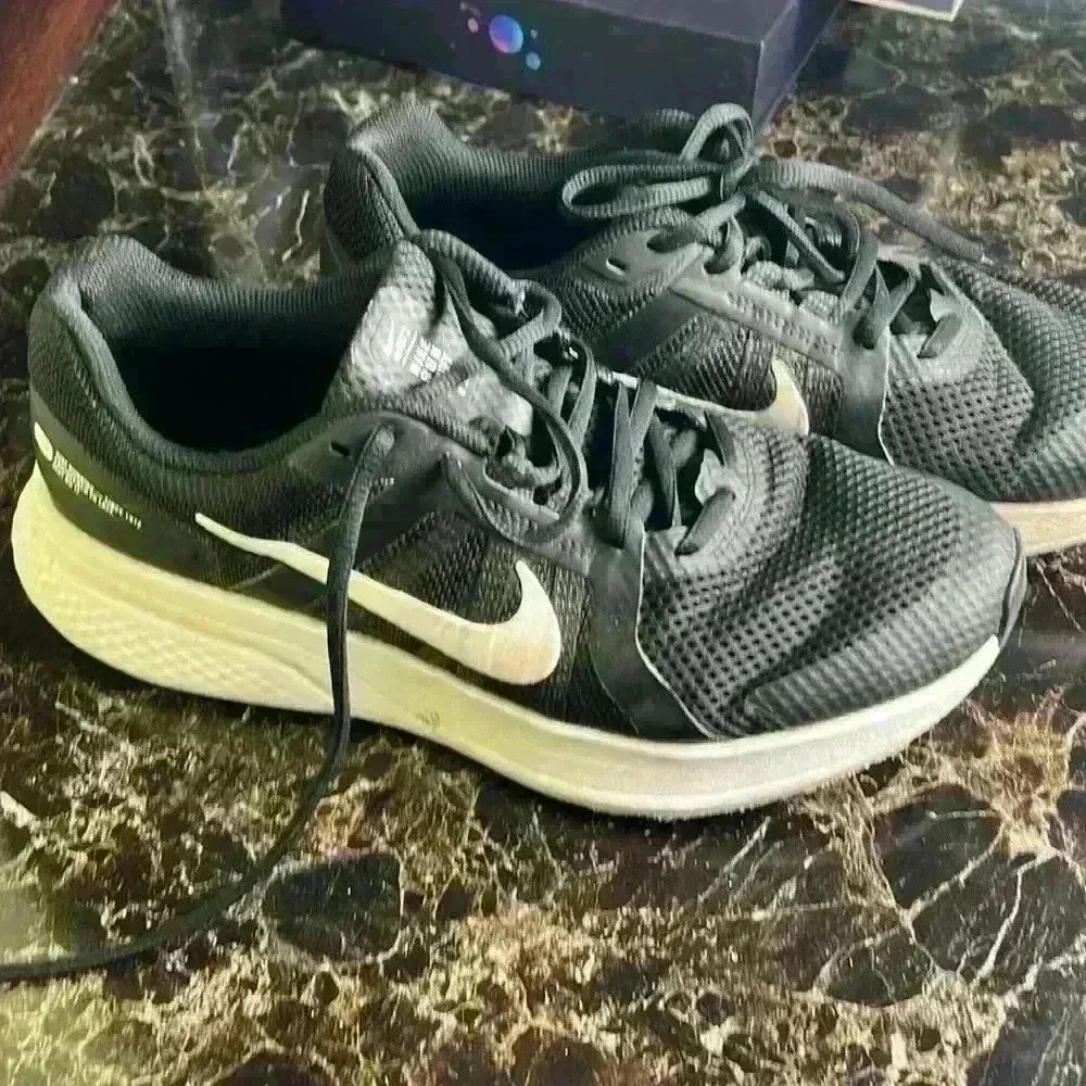 Women’s Nike running , walking, Gym, Athletic shoes - Picture 3 of 5